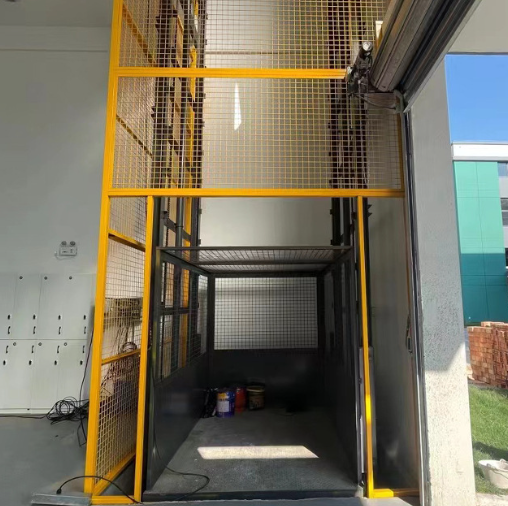 惠州导轨式升降机助力物流园破解运输难题