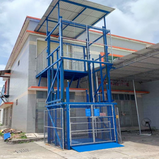 惠州建材厂室外升降货梯安装